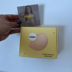 Niidor Silicone Strapless Adhesive Bra NEW